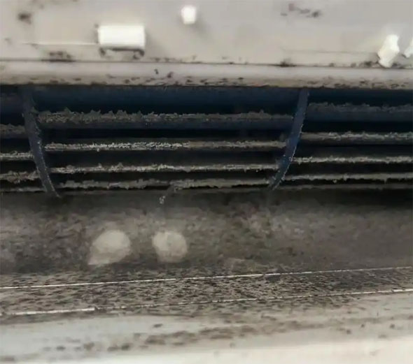 乐清空调吹的风有股烧焦味是怎么回事